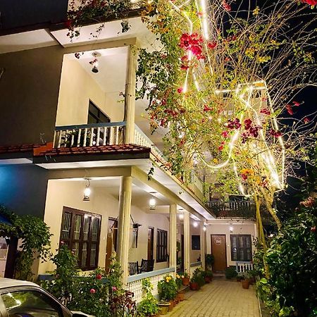 Peacock - A Family-Run Hotel โซราฮา ภายนอก รูปภาพ