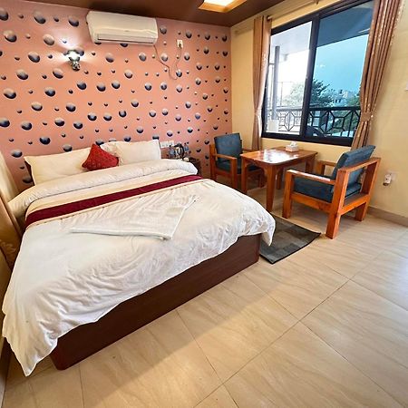 Peacock - A Family-Run Hotel โซราฮา ภายนอก รูปภาพ