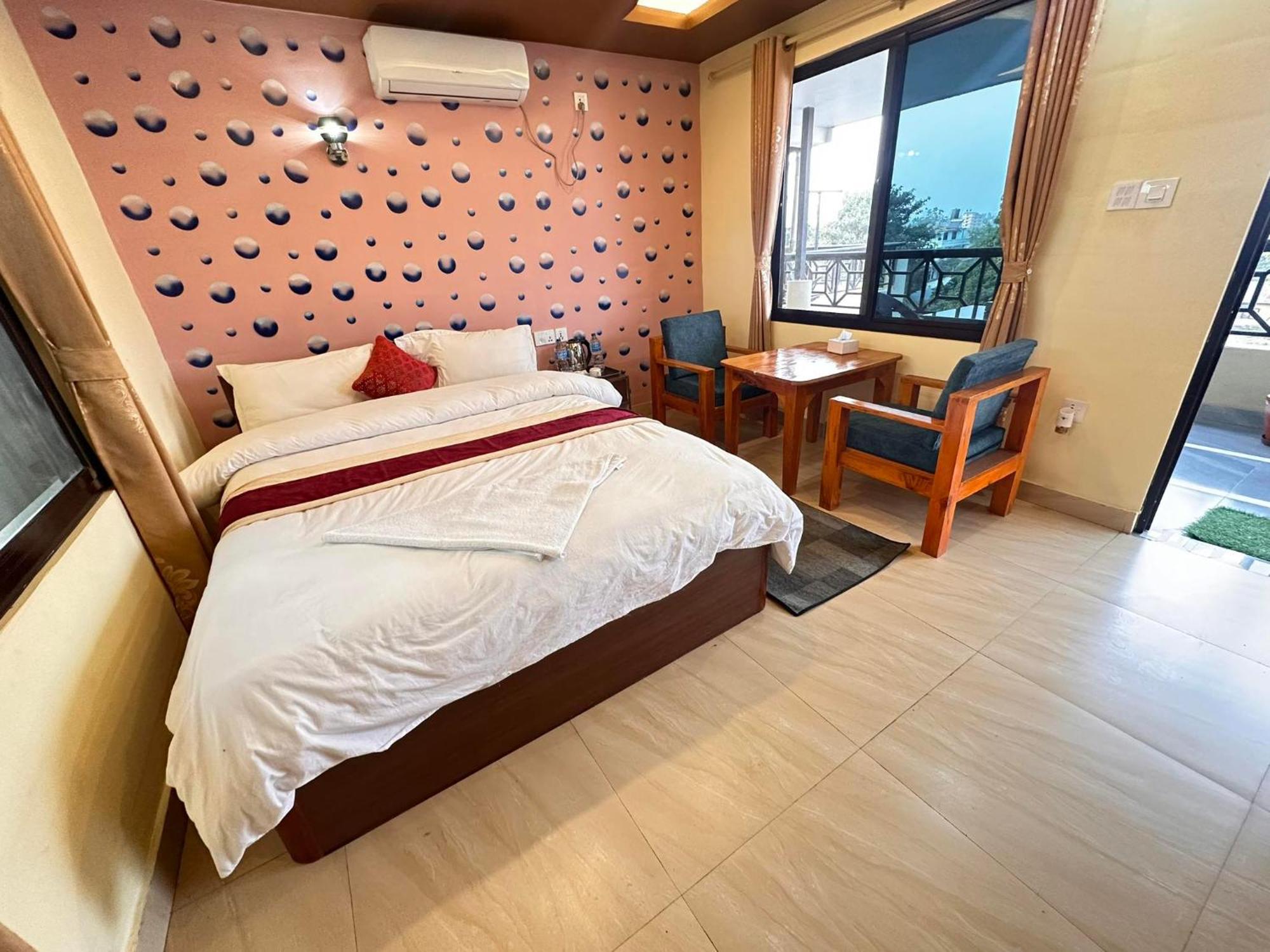 Peacock - A Family-Run Hotel โซราฮา ภายนอก รูปภาพ