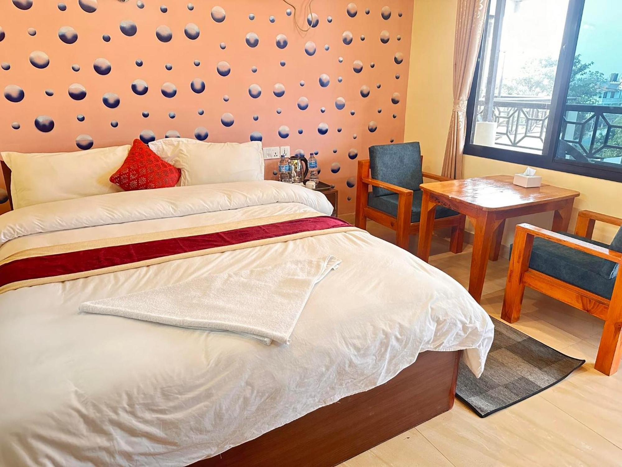 Peacock - A Family-Run Hotel โซราฮา ภายนอก รูปภาพ