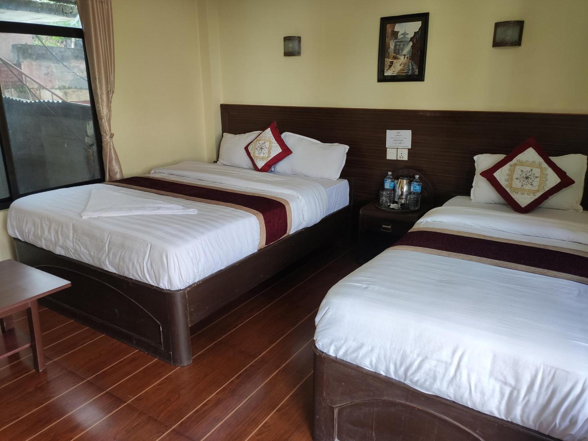 Peacock - A Family-Run Hotel โซราฮา ภายนอก รูปภาพ