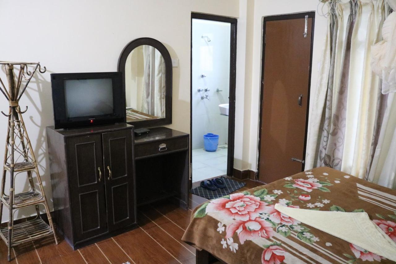 Peacock - A Family-Run Hotel โซราฮา ภายนอก รูปภาพ